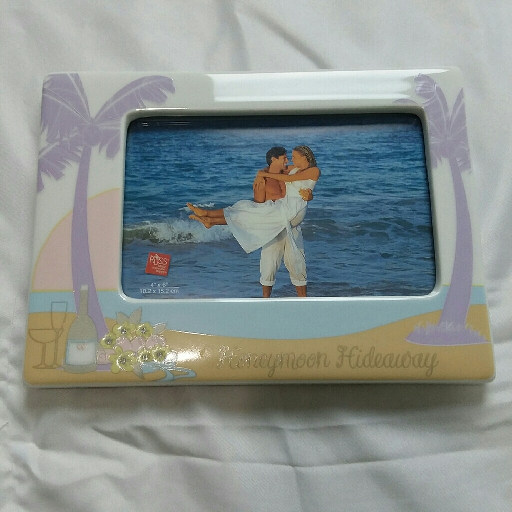 Russ 4x6 Photo Frame, Honeymoon Hideaway